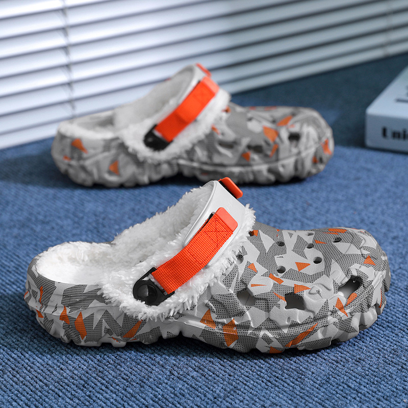New Men Slippers Winter Light  - Men Shoes Runners ulasan dan harga